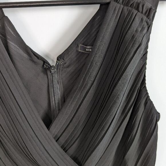 BCBG MaxAzria Pleated V Neck Flowy Asymmetrical Black Boho Blouse XXS - Picture 4 of 5
